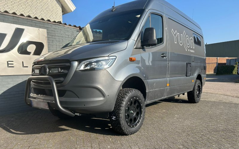 Mercedes-Benz Sprinter met Delta 4x4 Klassik B velgen