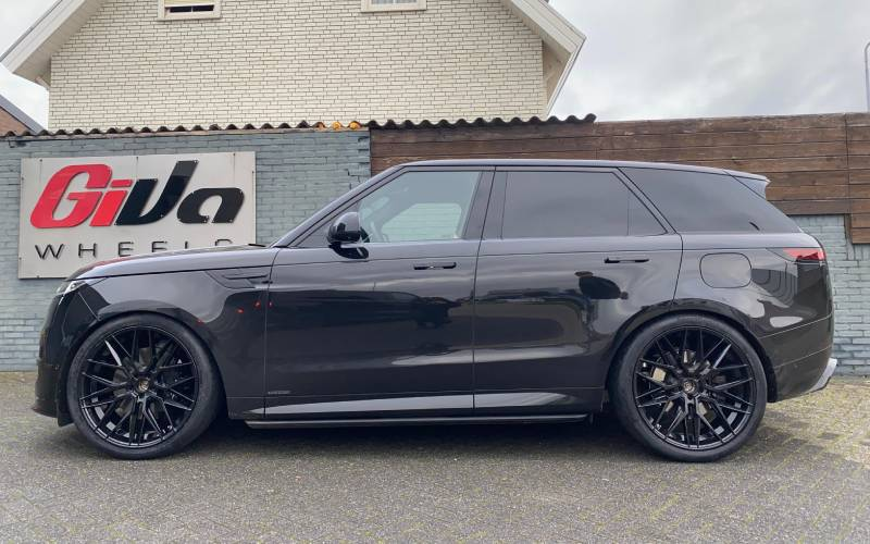 Land Rover Range Rover Sport met Niche Gamma velgen