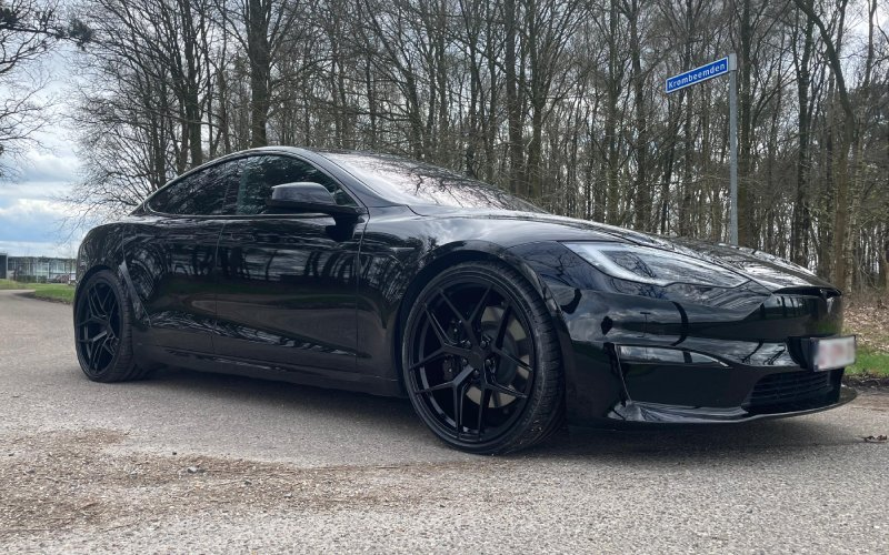 Tesla Model S met Korbach Forged PS1 velgen