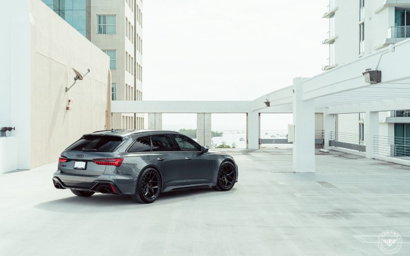 Audi RS6 met Vossen Wheels UV-X velgen