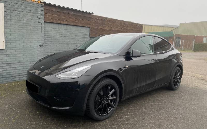 Tesla Model Y met Monaco GP6 velgen