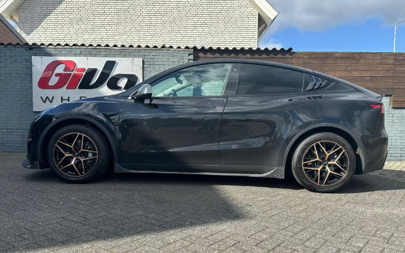 Tesla Model Y met GMP Lunica velgen