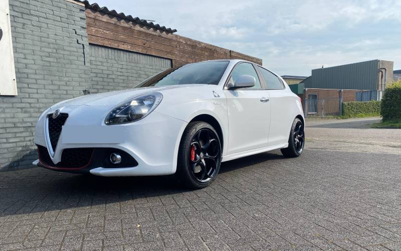 Alfa Romeo Giulietta met Devoted Wheels Afla velgen