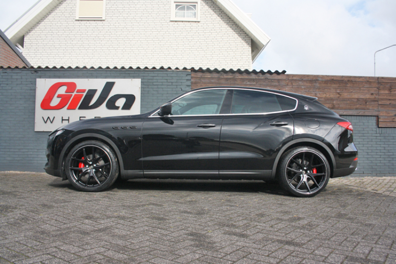 Maserati Levante met Riviera RV136 velgen