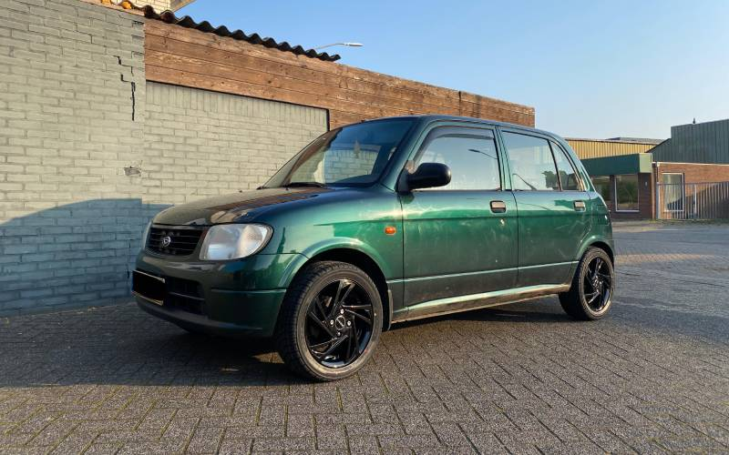 Daihatsu Cuore met GMP Prime velgen