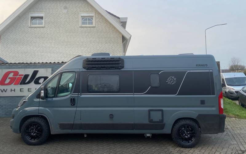 Fiat Ducato met RC Design RC25 velgen