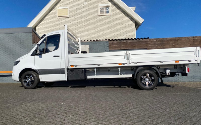 Mercedes-Benz Sprinter met Inter Action Kargin 6 velgen