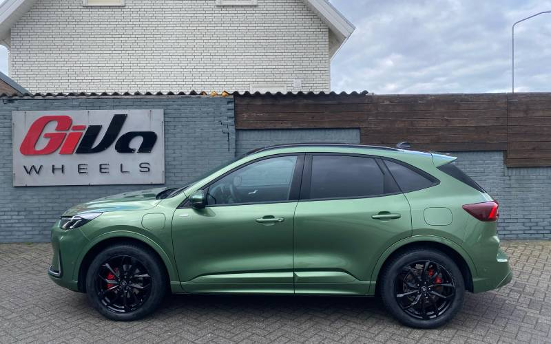 Ford Kuga met RC Design RC34 velgen