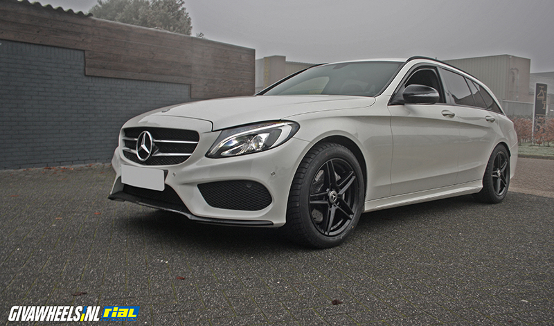 Mercedes-Benz C-Class met Rial M10 velgen