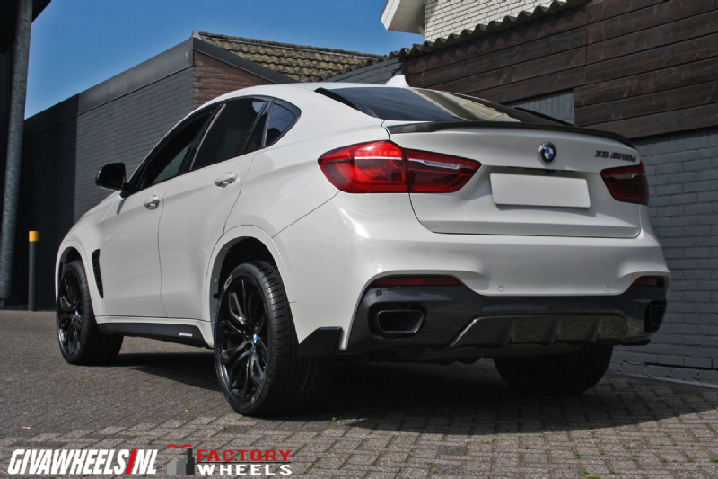 BMW met Factory Wheels velgen