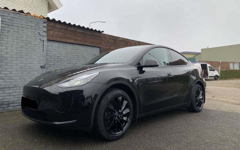 Tesla Model Y met MAK Solar velgen