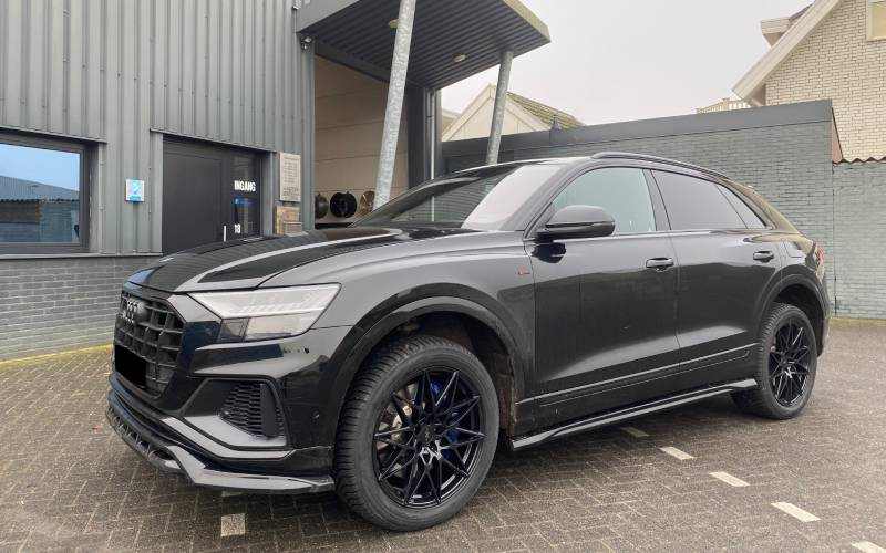 Audi Q8 met Axxion AX9 Competition velgen