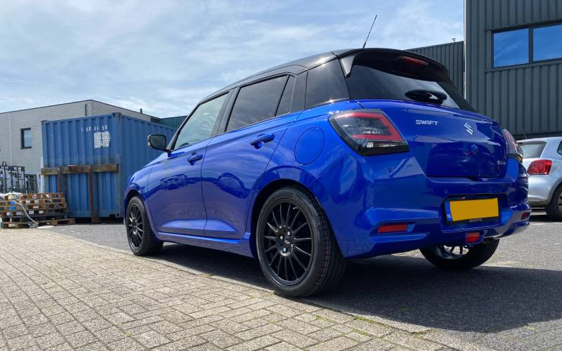 Suzuki Swift met ATS Streetrallye velgen