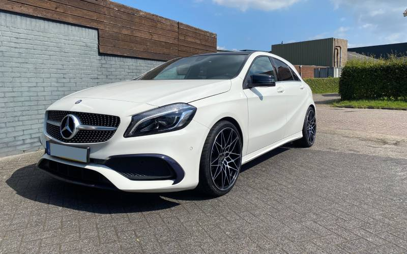 Mercedes-Benz A-Class met MAM B2N velgen