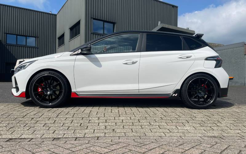 Hyundai i20N met OZ Racing Veloce GT velgen