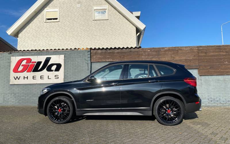 BMW X1 met MAM RS4 velgen