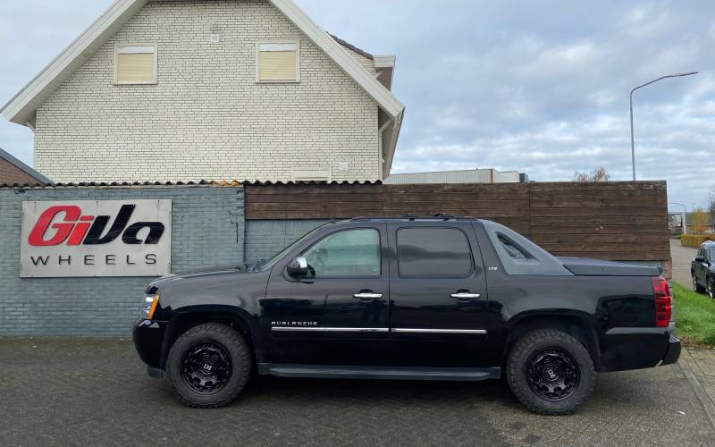 Chevrolet Avalanche met Black Rhino Atlas velgen