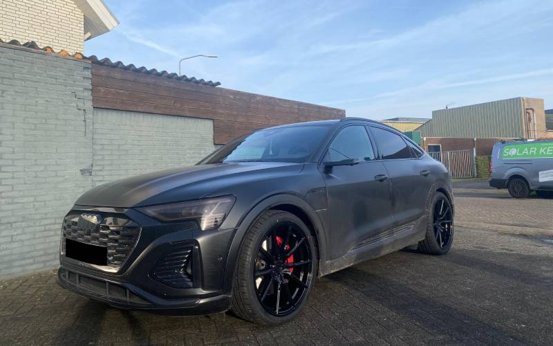 Audi Q8 e-tron met Concaver Wheels CVR4 (Flow Forged) velgen