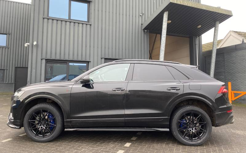 Audi Q8 met Axxion AX9 Competition velgen