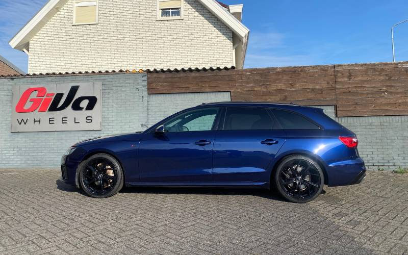 Audi A4 met Avus Racing AC-522 velgen