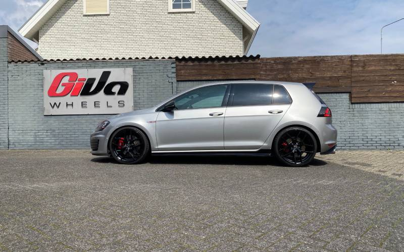 Volkswagen Golf met Borbet Y velgen