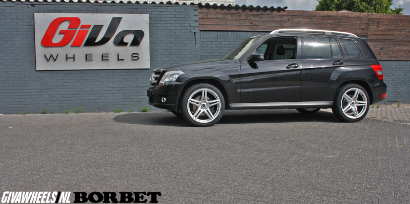 Mercedes-Benz met Borbet velgen