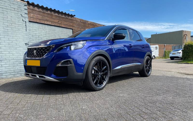 Peugeot 3008 met CMS C28 velgen