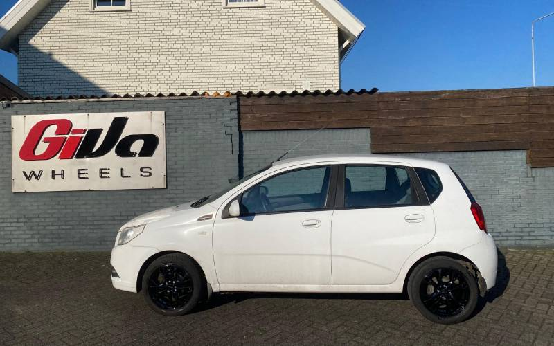 Chevrolet Aveo met GMP Matisse 4H velgen