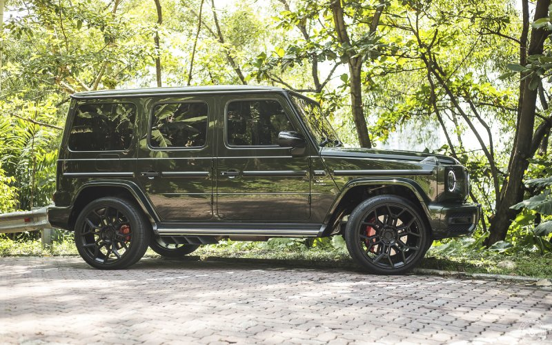 Mercedes-Benz G-Class met Vossen Wheels UV-4 velgen