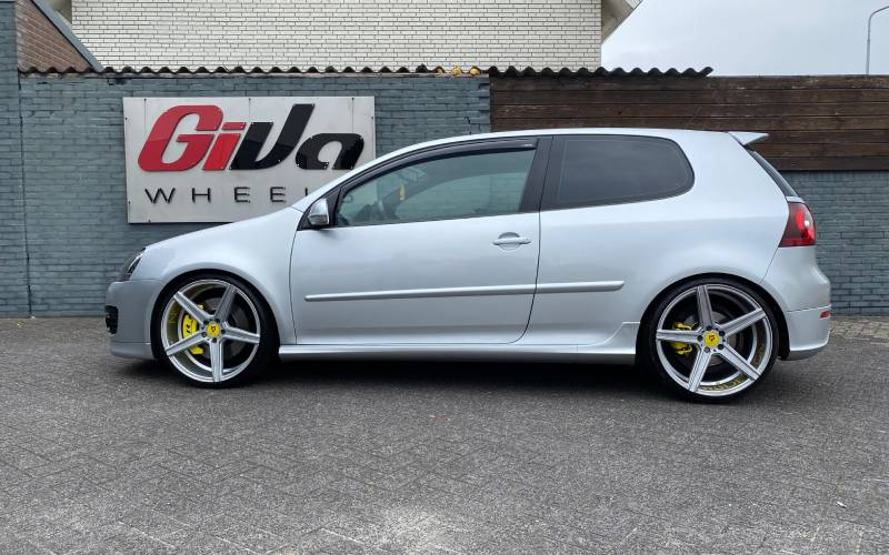 Volkswagen Golf met mbDesign KV1 velgen