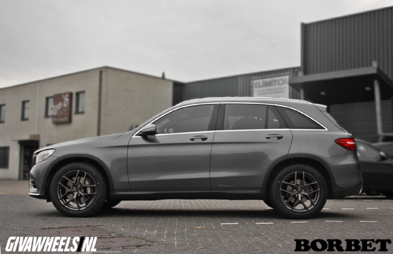 Mercedes-Benz met Borbet velgen