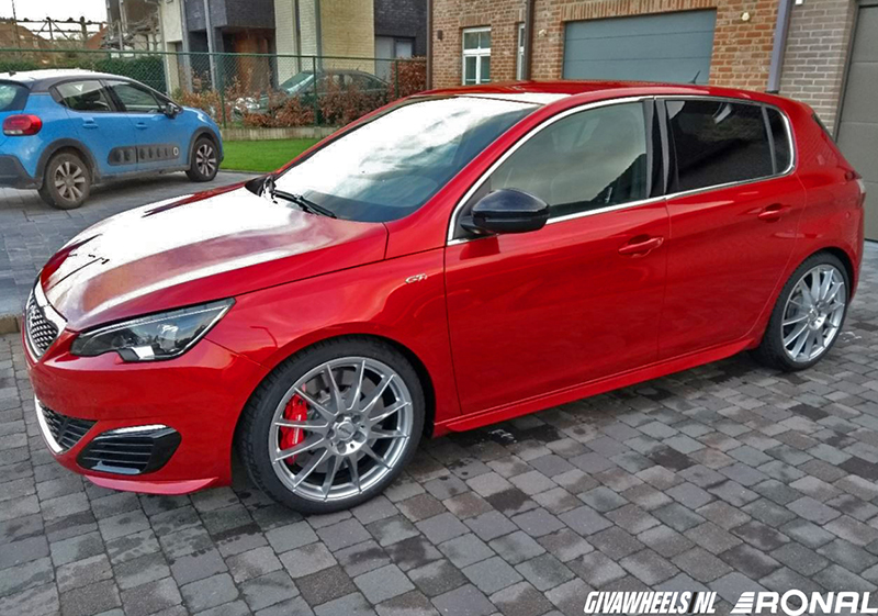 Peugeot 308 met Ronal R54 velgen