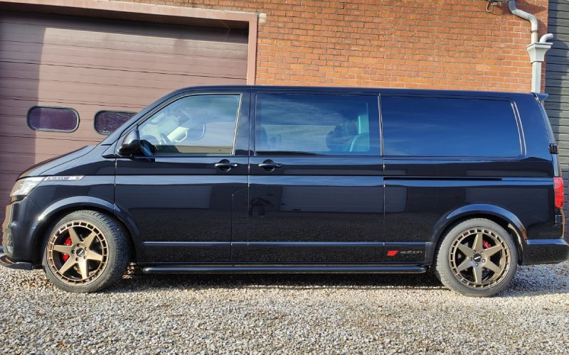 Volkswagen Transporter Multivan met SuperMetal Charger velgen