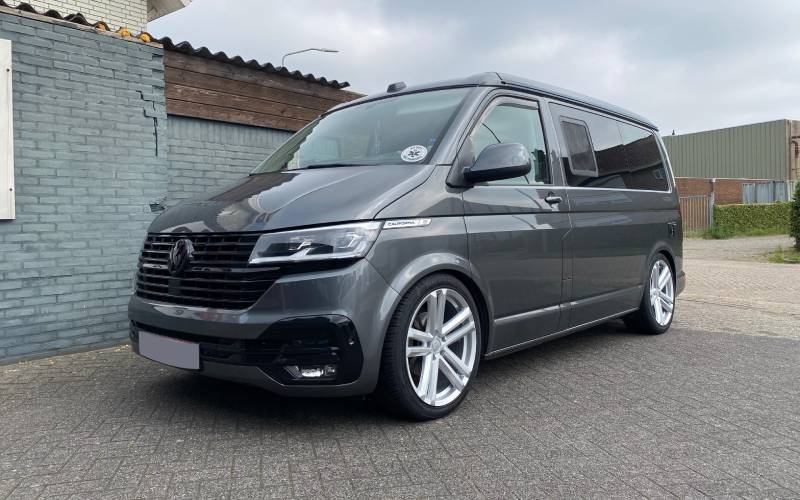 Volkswagen Transporter Multivan met Navis Twin-5 velgen