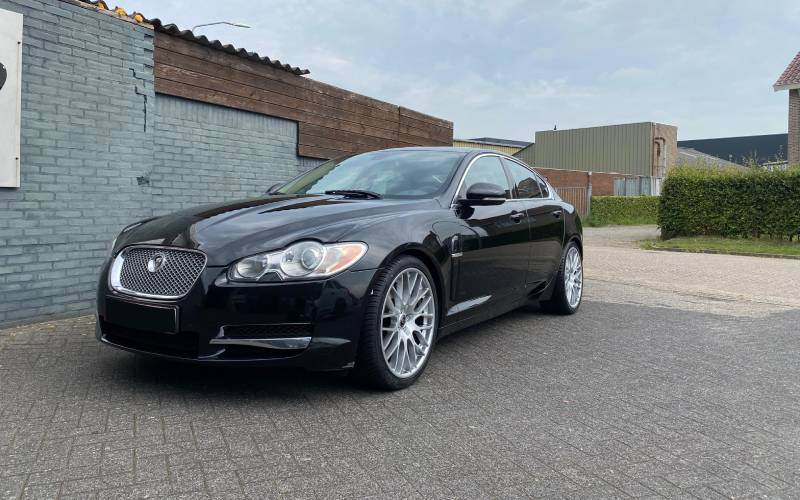 Jaguar XF met Diewe Impatto velgen