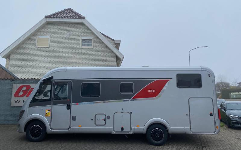 Fiat Ducato met MAK Overland VAN velgen