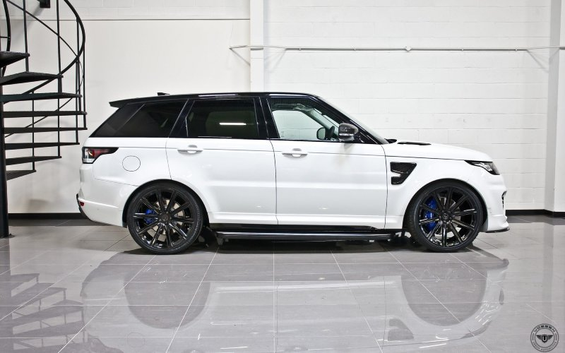 Land Rover Range Rover Sport met Vossen Wheels UV-2 velgen