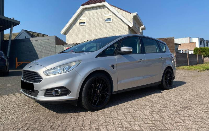 Ford S-Max met Mille Miglia MM1020 velgen