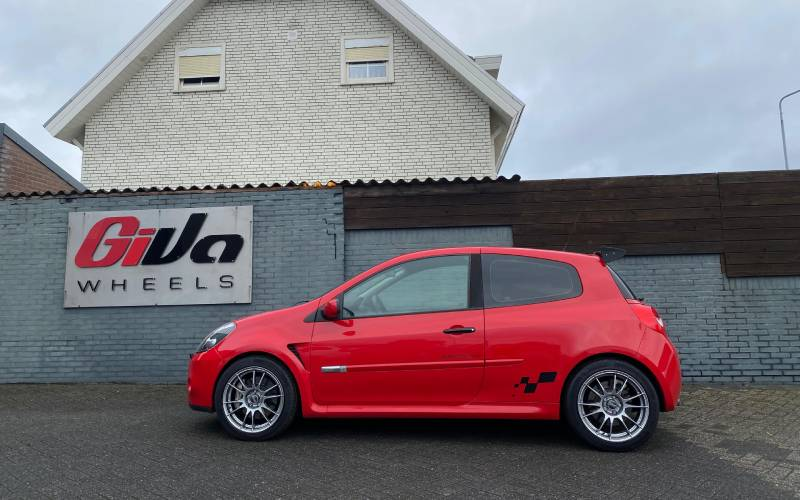 Renault Clio met OZ Racing UltraLeggera velgen