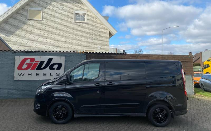 Ford Transit Custom met Autec Quantro 5H velgen