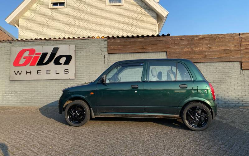 Daihatsu Cuore met GMP Prime velgen