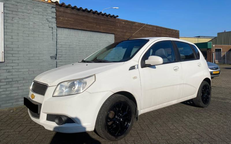 Chevrolet Aveo met GMP Matisse 4H velgen