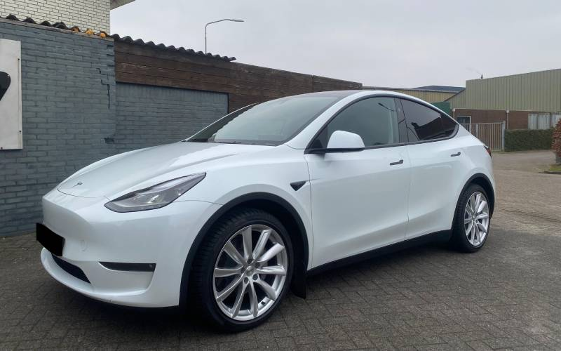 Tesla Model Y met Monaco GP6 velgen