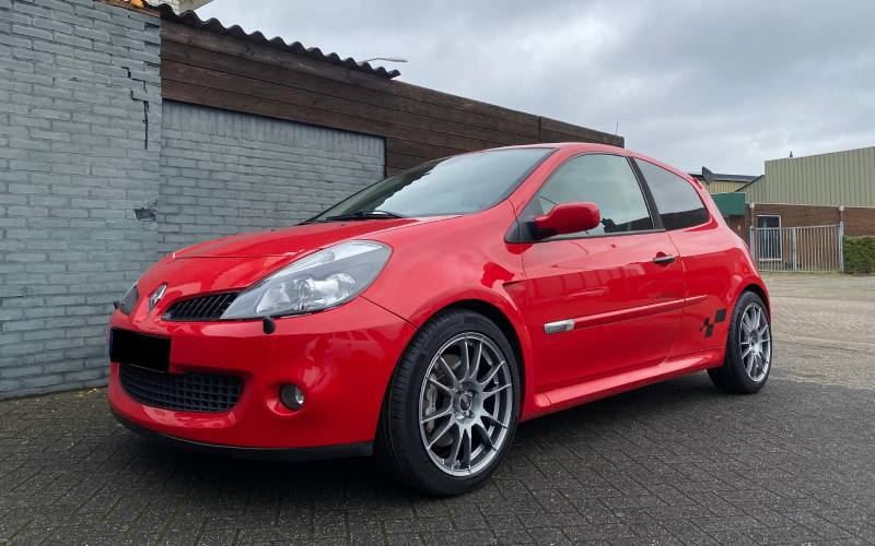 Renault Clio met OZ Racing UltraLeggera velgen