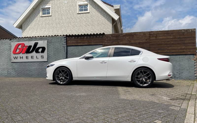 Mazda 3 met Borbet Y velgen