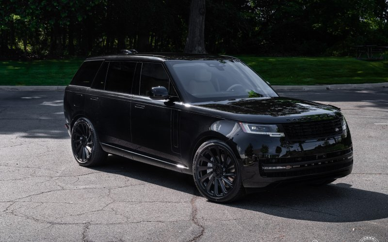 Land Rover Range Rover met Vossen Wheels UV-3 velgen