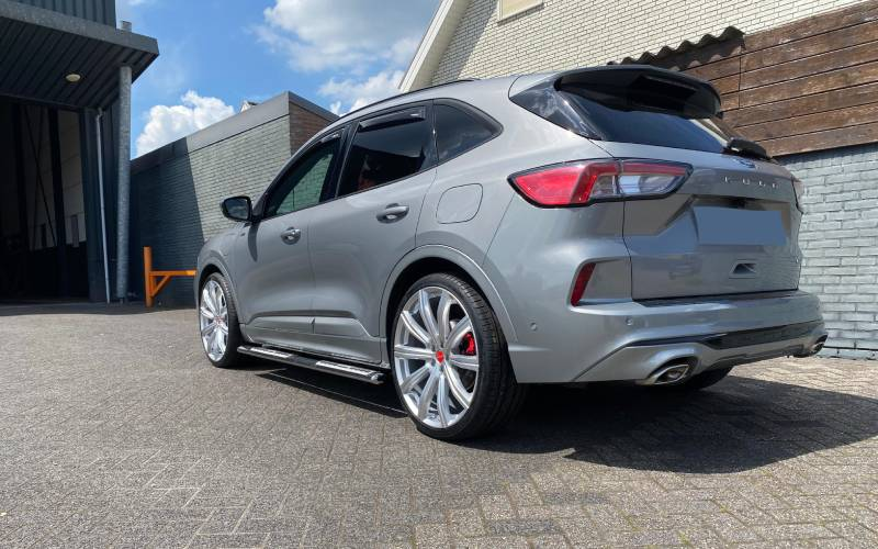 Ford Kuga met MAK Birmingham velgen