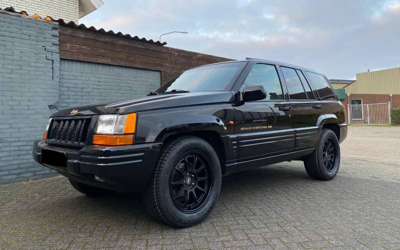 Jeep Grand Cherokee met ESR Wheels CS12 velgen