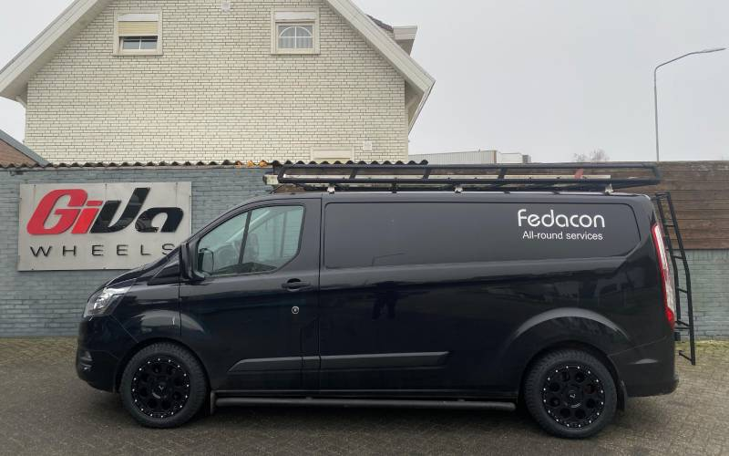 Ford Transit Custom met Delta 4x4 Klassik B Rugged velgen