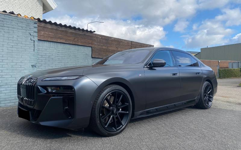 BMW i7 met Rotiform BTL velgen